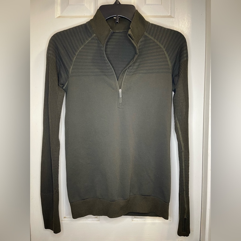 Lululemon Keep the Heat pullover Women’s size 4 EUC